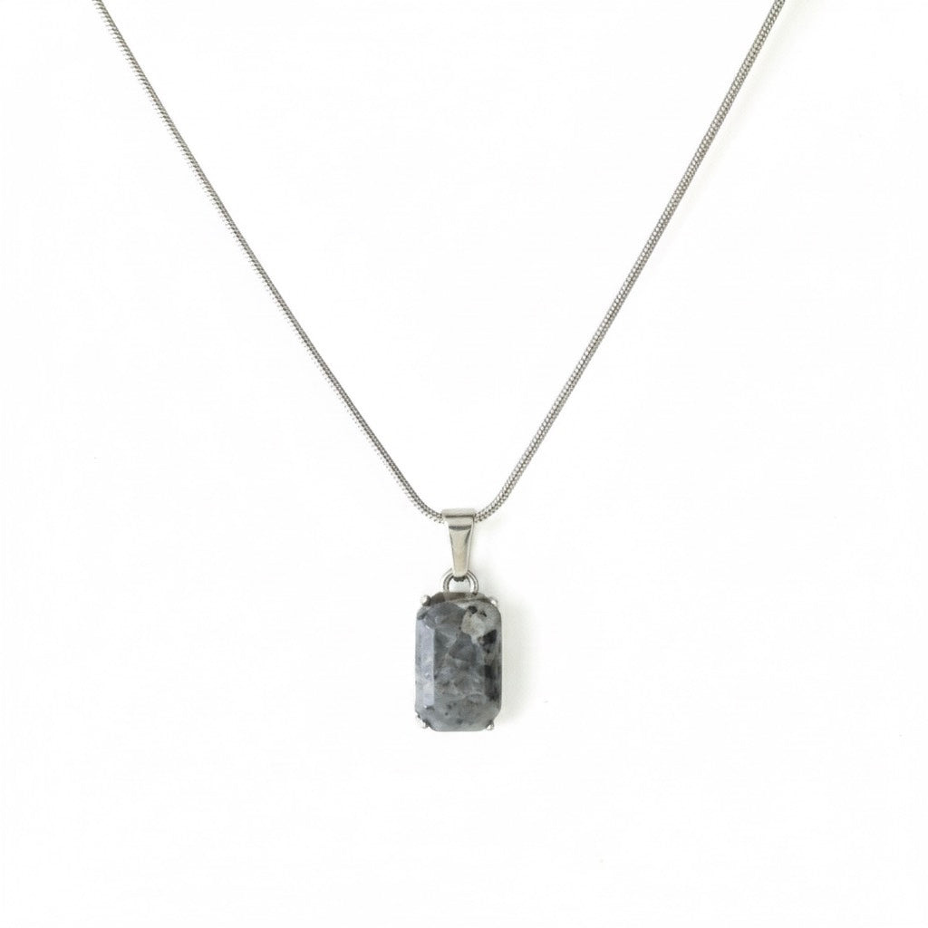 LARVAKITE PENDANT (SILVER)