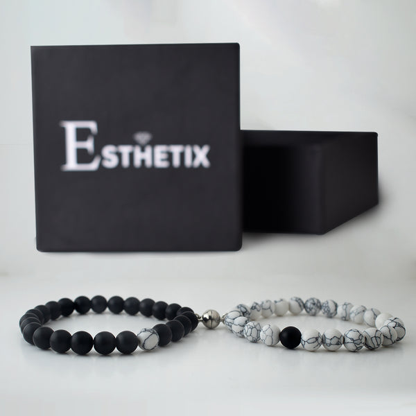 WHITE HOWLITE x MATT BLACK MAGNETIC STONE BRACELET