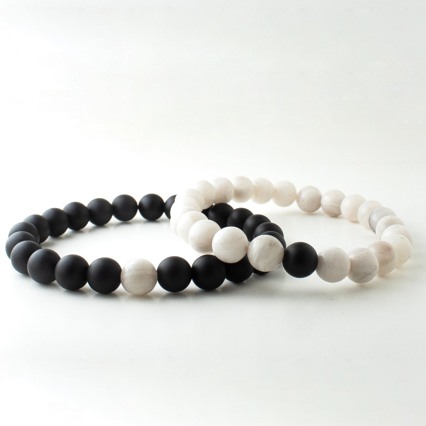 WHITE LACE AGATE x MATT BLACK STONE BRACELET
