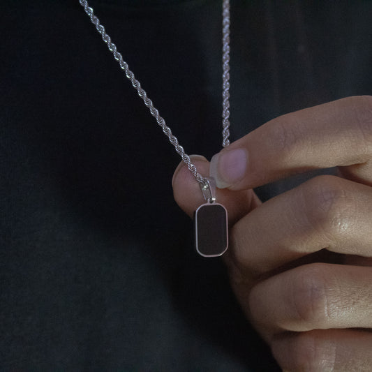 VERTICAL DELTA PENDANT (SILVER)